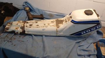 GEZOCHT  een nette honda mb tank voor een leuke prijs  beschikbaar voor biedingen