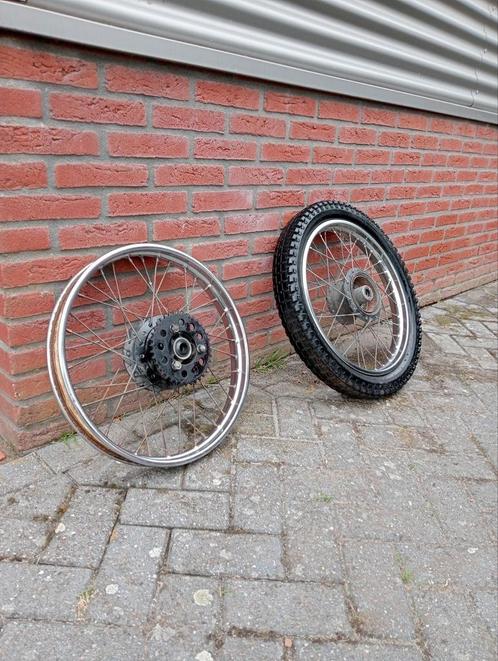Setje wielen honda mt5 mt8 18 inch met rem trommels en assen, Fietsen en Brommers, Brommers | Toebehoren, Zo goed als nieuw, Overige typen
