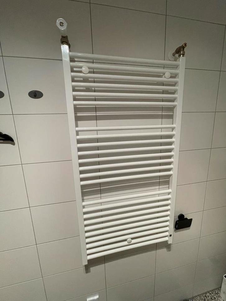 Plieger Handdoekenradiator - wit glans, Doe-het-zelf en Verbouw, Verwarming en Radiatoren, Gebruikt, Radiator, 200 tot 500 watt