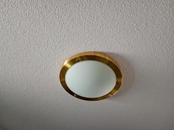 Goudkleurige plafondlamp  beschikbaar voor biedingen