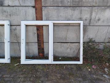 1.	Kozijn met 1 openslaand raam + 1 vast raam (2 stuks) beschikbaar voor biedingen