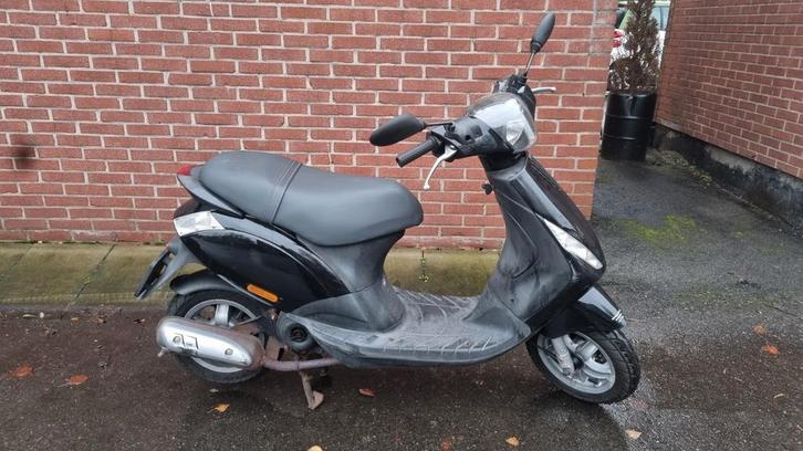 Piaggio Zip 4T Snor - weinig kilometers!, Fietsen en Brommers, Scooters | Yamaha, Gebruikt, Overige modellen, Benzine, Ophalen
