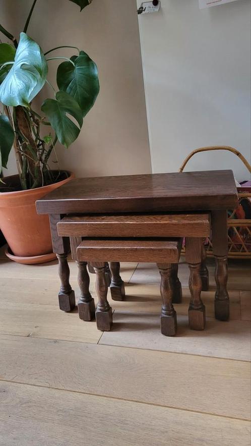 Vintage tafeltjes, Huis en Inrichting, Tafels | Bijzettafels, Zo goed als nieuw, Minder dan 55 cm, Hout, Ophalen