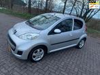 Peugeot 107 1.0-12V Black & Silver|Display|Half leer, Auto's, Peugeot, Voorwielaandrijving, Euro 5, Stof, Gebruikt
