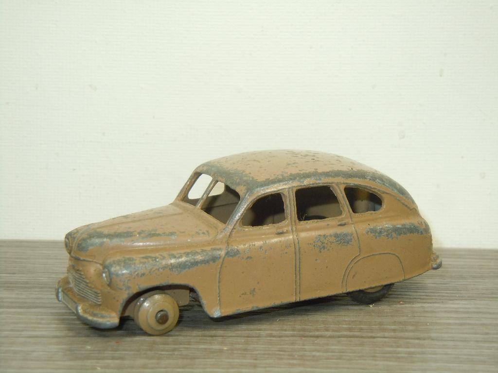 Standard Vanguard - Dinky Toys 153 England