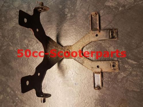 Ophangbeugel Benzhou Retro Yy50Qt-15 50Qt-A-030700 Gebruikt, Motoren, Tuning en Styling, Ophalen of Verzenden