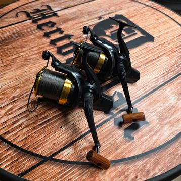 2x Daiwa Emblem 45 5000LD QD Molens beschikbaar voor biedingen