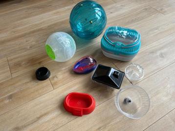 Hamster spullen (inclusief hamstertransporter) beschikbaar voor biedingen