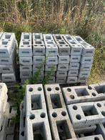Betonnen bouwhekvoeten, Ophalen, IJzer