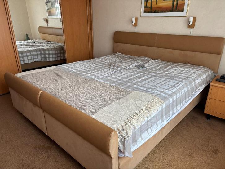 Pullman boxspring 2 persoons , elektrisch, Huis en Inrichting, Slaapkamer | Boxsprings, Zo goed als nieuw, 180 cm, 200 cm, Tweepersoons