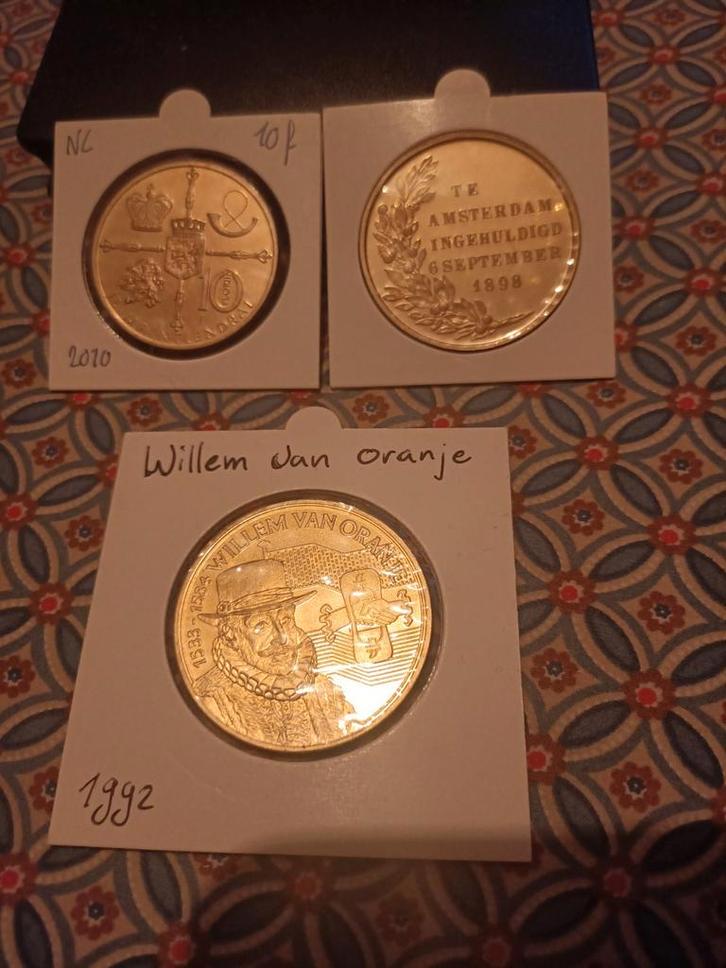 drietal gouden munten, Postzegels en Munten, Penningen en Medailles, Goud, Nederland, Ophalen of Verzenden