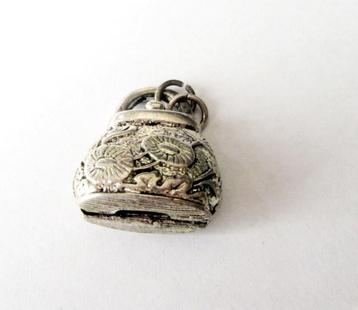 vintage mooie Zilveren Koffer Tas sleutel ketting hanger beschikbaar voor biedingen