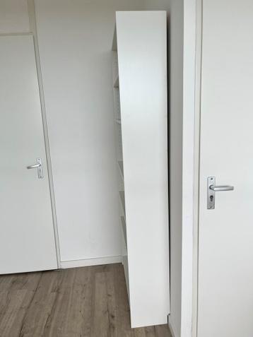 White Ikea BILLY book shelf. 80 cm x 20 cm x 200cm. - afbeelding 3