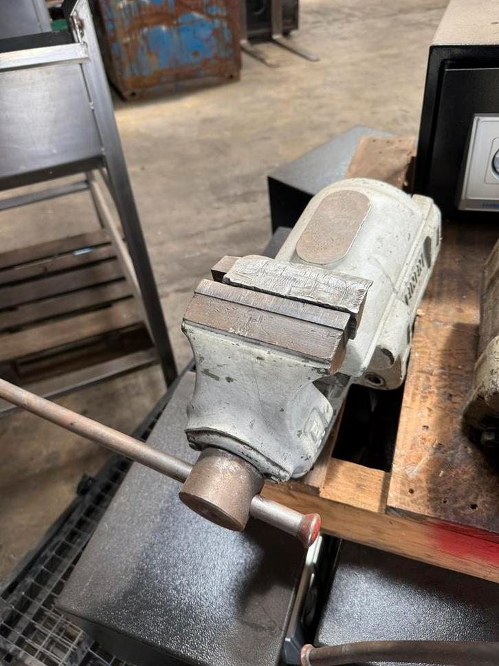 Bankschroef, Doe-het-zelf en Verbouw, Gereedschap | Handgereedschap, Gebruikt, Ophalen