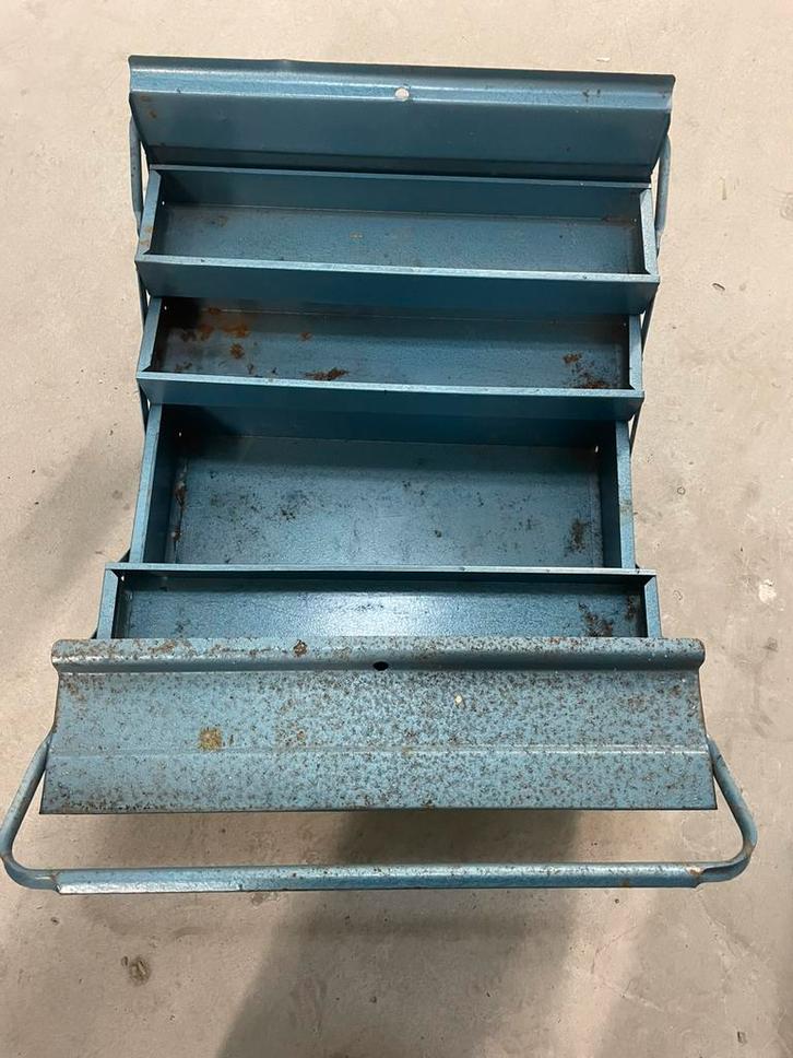 Vintage gereedschap kist met afsluiting voor slot, Doe-het-zelf en Verbouw, Gereedschapskisten, Zo goed als nieuw, Ophalen