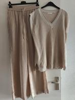 Set van knitwear mouwloze trui, M  broek Zara beige goud, Kleding | Dames, Maat 38/40 (M), Kostuum of Pak, Nieuw, Ophalen of Verzenden