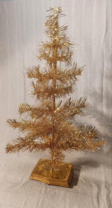 Vintage tinsel boom goud beschikbaar voor biedingen
