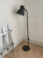 Industriële donkergrijs vloerlamp, Huis en Inrichting, Lampen | Vloerlampen, Ophalen, Gebruikt, Metaal, 150 tot 200 cm