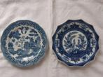China: delftsblauw wandbord wilgen-motief + 12-kantig bord, Antiek en Kunst, Antiek | Servies los, Ophalen of Verzenden