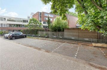 6x parkeerplaats Eindhoven Edenstraat afgesloten terein