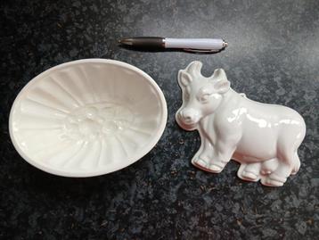2 Kleine Puddingvormen - Vintage Keukenaccessoires beschikbaar voor biedingen