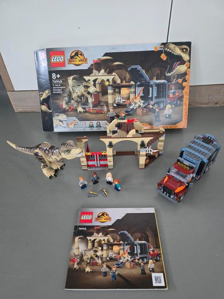 LEGO Jurassic World 76948 T-Rex & Atrociraptor Ontsnapping, Kinderen en Baby's, Speelgoed | Duplo en Lego, Zo goed als nieuw, Lego