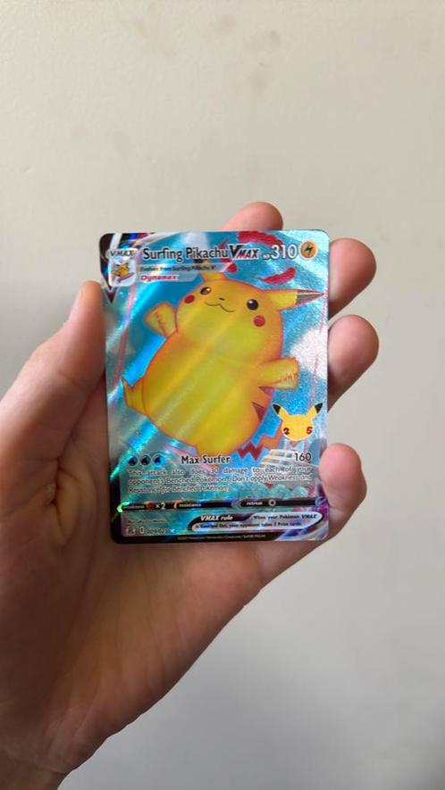 Surfing Pikachu VMAX, Hobby en Vrije tijd, Verzamelkaartspellen | Pokémon, Zo goed als nieuw, Meerdere kaarten, Ophalen of Verzenden