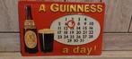 Guinness reclamebord in reliëf - kalender, Verzamelen, Nieuw, Overige merken, Reclamebord, Plaat of Schild, Ophalen of Verzenden