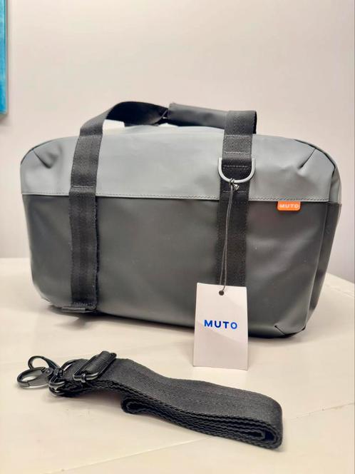 NIEUW STELLA MUTO sporttas 40L weekendtas 60€ grijs, Sieraden, Tassen en Uiterlijk, Tassen | Sporttassen, Nieuw, Unisex volwassen