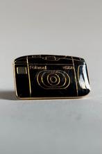 Revers speltje knopje in vorm van fototoestelletje, Verzamelen, Ophalen of Verzenden, Zo goed als nieuw