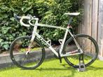 Trek Madone 2.1 - Maat 62, Shimano 105, Fietsen en Brommers, Fietsen | Racefietsen, Gebruikt, Aluminium, Meer dan 20 versnellingen