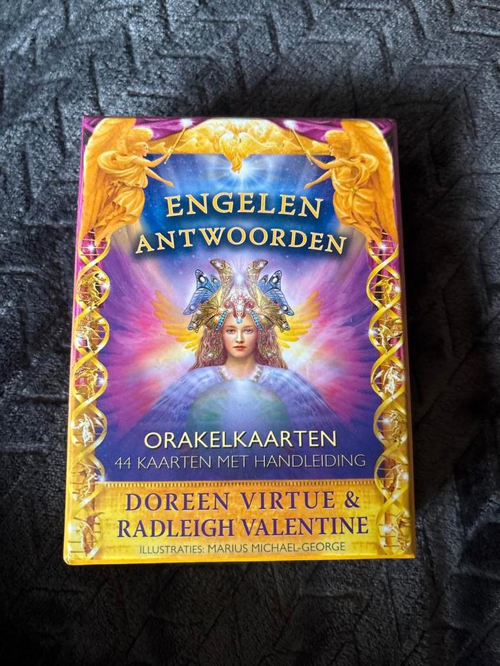 Engelen Antwoorden Orakelkaarten - Doreen Virtue, Boeken, Esoterie en Spiritualiteit, Zo goed als nieuw, Achtergrond en Informatie