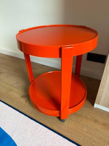 Space age tafel oranje kunststof geen Nebu made in Italy beschikbaar voor biedingen