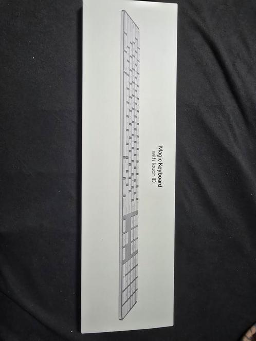 Apple Magic Keyboard met Touch ID (en numeriek toetsenblok), Computers en Software, Toetsenborden, Nieuw, Multimediatoetsen, Ophalen