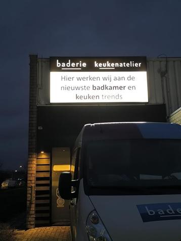 Reclamebord verlicht 300cm x 150cm beschikbaar voor biedingen