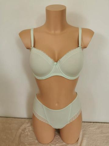 Nieuw prima donna bh seville
Balconet 75d 
Beugel bh 75d  beschikbaar voor biedingen