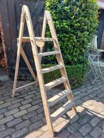 Oud houten trapje., Ophalen