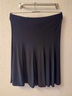 Donkerblauwe rok- klokkend onderkant- maat 44-46, Blauw, Maat 42/44 (L), Ophalen of Verzenden, Gedragen
