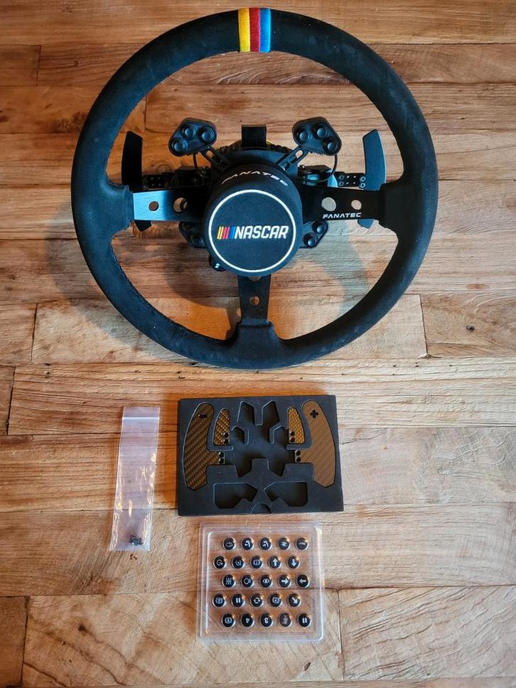 Fanatec ClubSport Universal Hub v2 QR2 pro + NASCAR wheelrim, Computers en Software, Joysticks, Zo goed als nieuw, Ophalen of Verzenden
