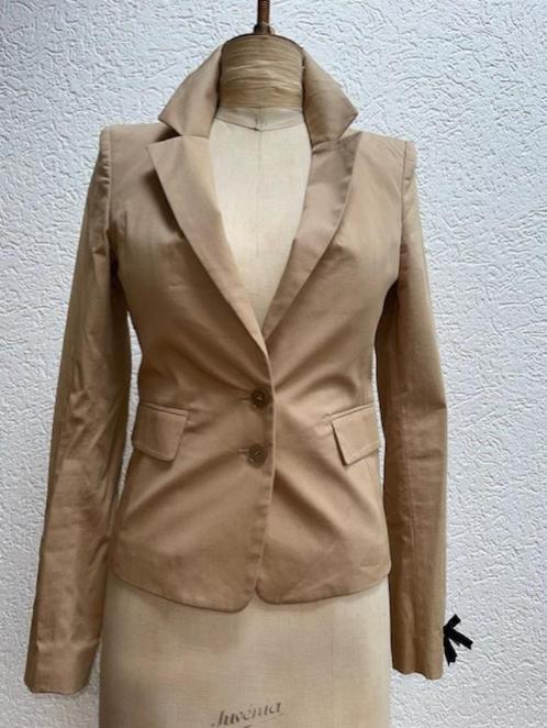 Patrizia Pepe jasje maat 36 blazer beige zwart strikje mouw, Kleding | Dames, Jasjes, Kostuums en Pakken, Zo goed als nieuw, Jasje