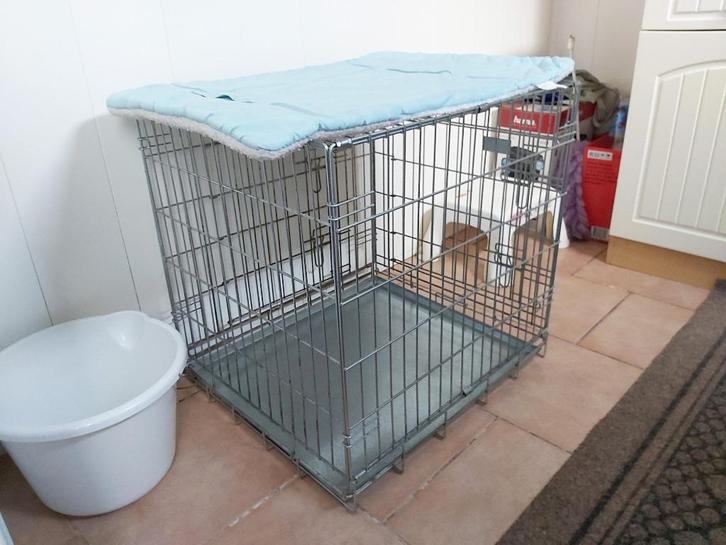 Grote/Middelgrote Hondenkooi of Bench - Ideaal voor Puppy, Dieren en Toebehoren, Hondenbenches, Gebruikt, Ophalen