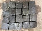25 m2 Turks basalt kinderkoppen keitjes 4-6 cm zwart kassei, Ophalen, Gebruikt, Klinkers, Natuursteen