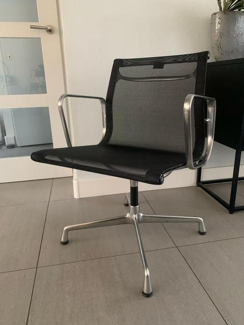 6x Vitra eames ea108 netweave zwart stoelen, Huis en Inrichting, Stoelen, Zo goed als nieuw, Vijf, Zes of meer stoelen, Zwart