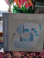 Mini naaimachine in doos nieuw, Hobby en Vrije tijd, Naaimachines en Toebehoren, Ophalen of Verzenden, Zo goed als nieuw, Naaimachine