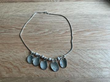Zilveren fantasie ketting. beschikbaar voor biedingen