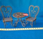 Tuinset grijs metaal tafel + 2 stoelen poppenhuis 1:12, Verzenden, Nieuw, Poppenhuis