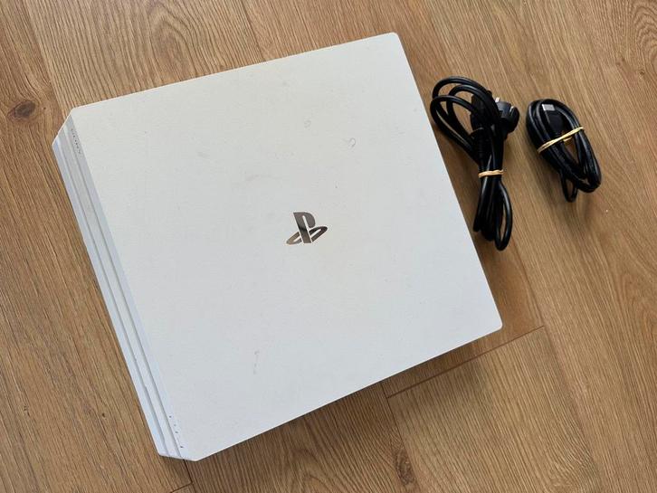 Playstation 4 (PS4) Pro Wit (BLOD probleem), Spelcomputers en Games, Games | Sony PlayStation 4, Zo goed als nieuw, 1 speler, Vanaf 3 jaar