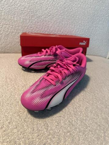 Puma Voetbalschoenen Roze Maat 36 beschikbaar voor biedingen