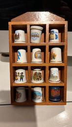 Vingerhoedjes in kasje met ophanghaak, Ophalen of Verzenden, Zo goed als nieuw