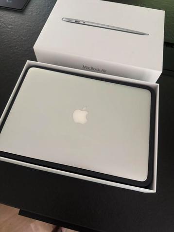 Macbook air 13 inch 4GB 128 GB nieuwstaat 2015 beschikbaar voor biedingen